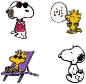 Set de 4 pins Snoopy et Woodstock en émail multicolore
