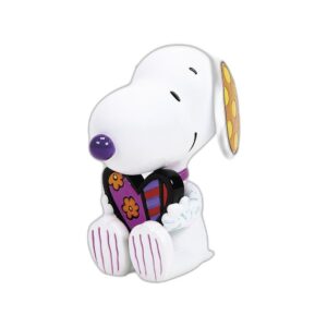 Mini figurine Snoopy avec un coeur coloré
